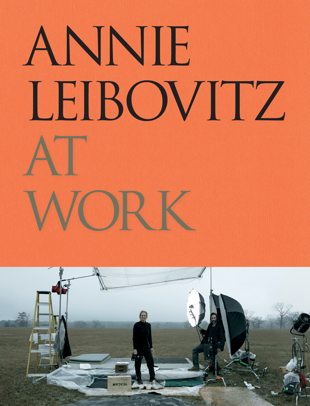 ANNIE LEIBOVITZ AT WORK: portada