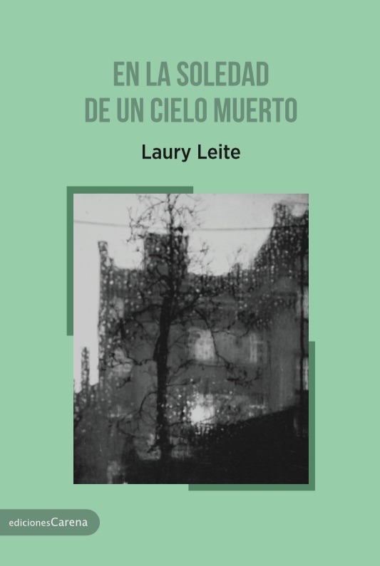 En la soledad de un cielo muerto: portada