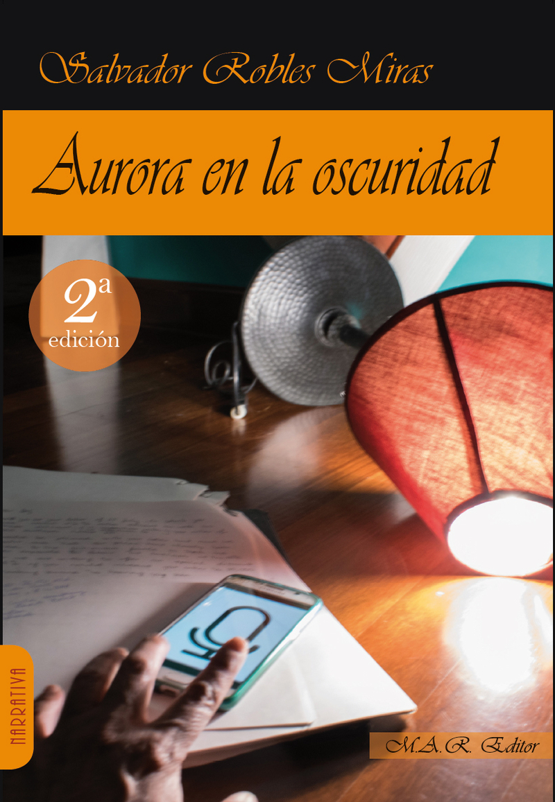 Aurora en la oscuridad: portada