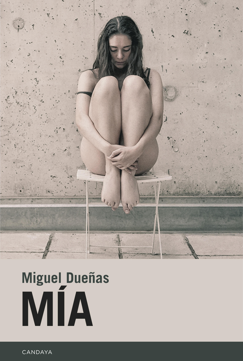 Mía: portada